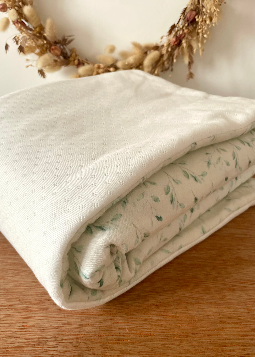 Couverture feuillage eucalyptus/ blanc cassé