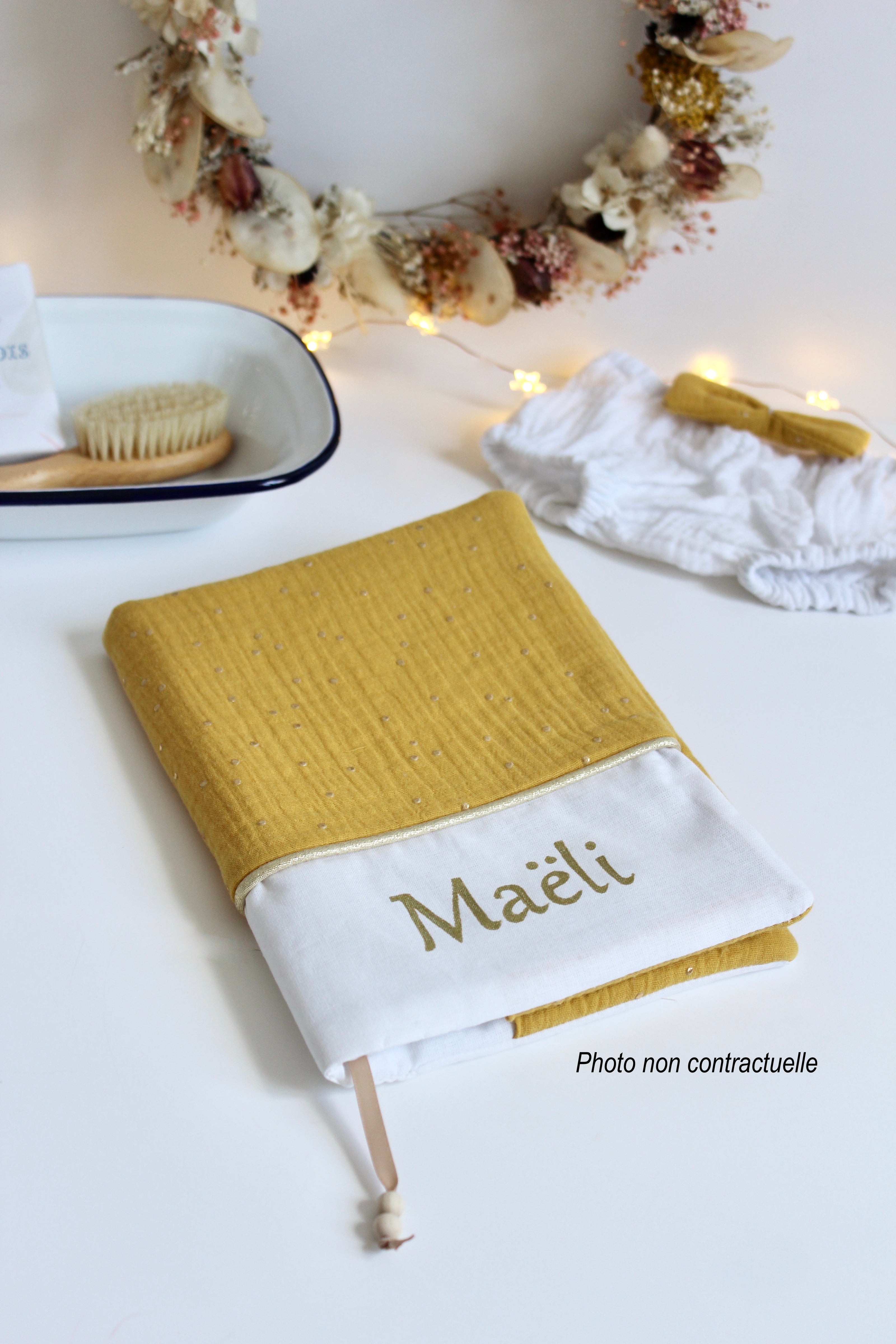 Protège carnet de santé pois dorés