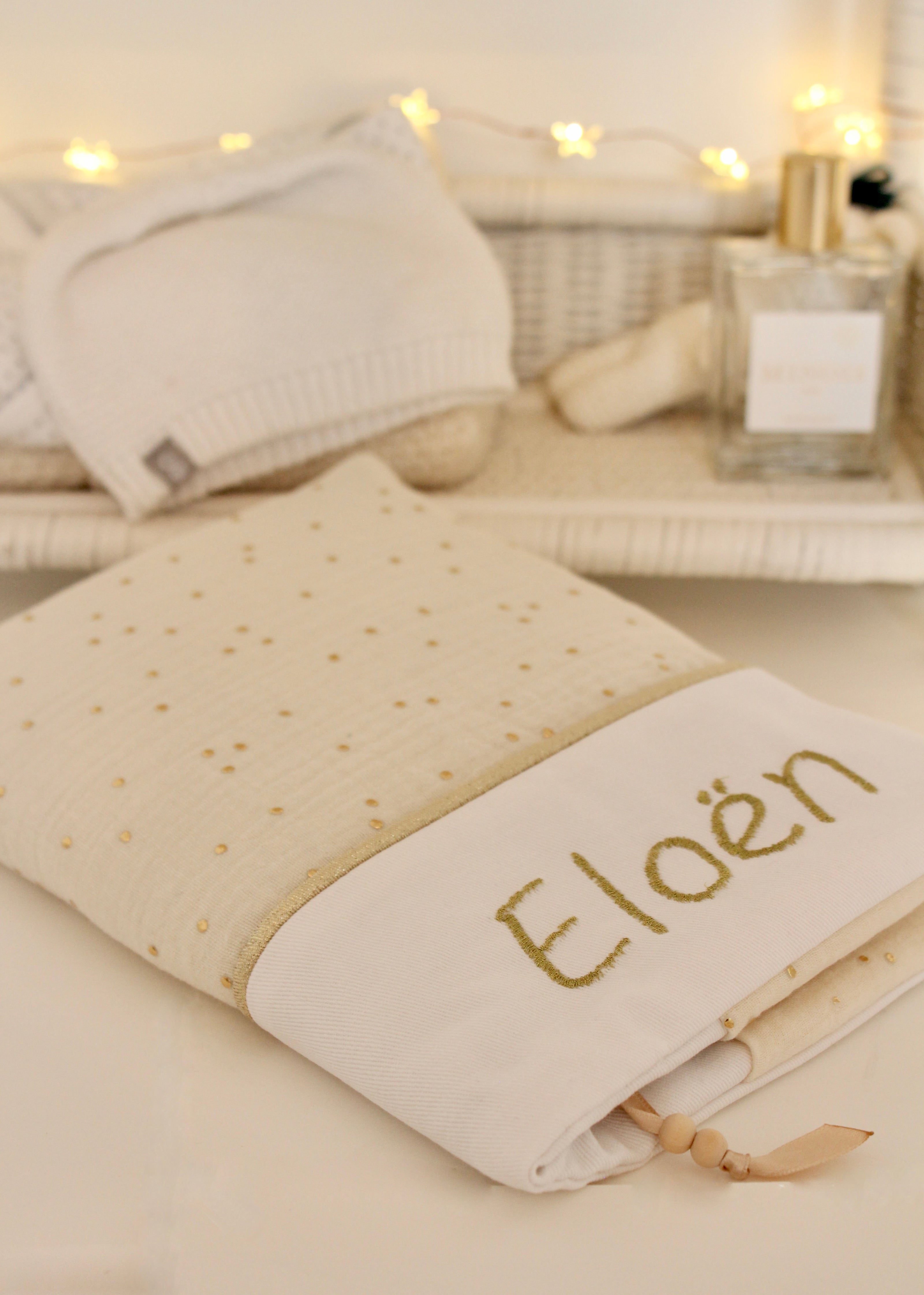 Protège carnet de santé pois dorés