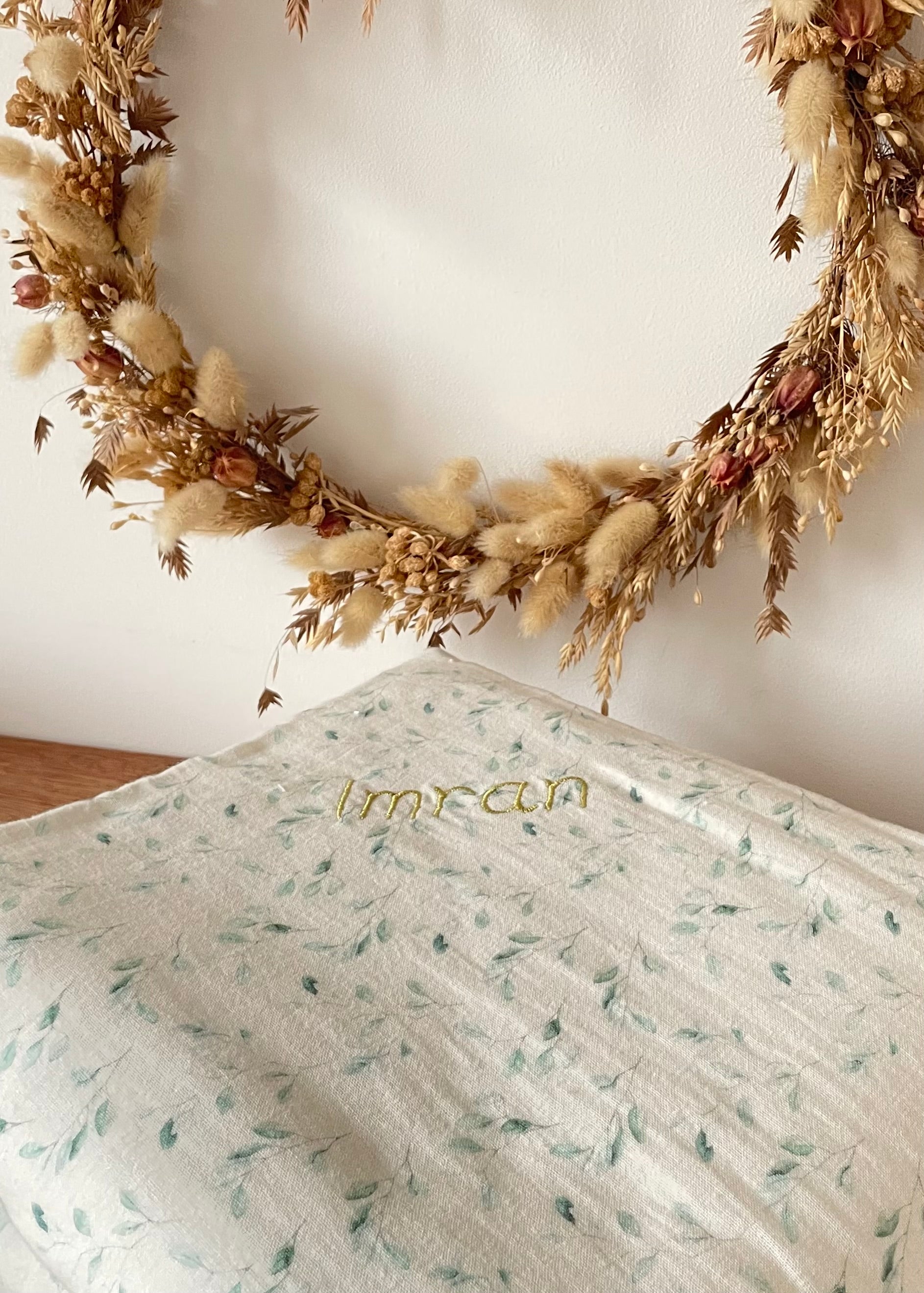 Couverture feuillage eucalyptus/ blanc cassé