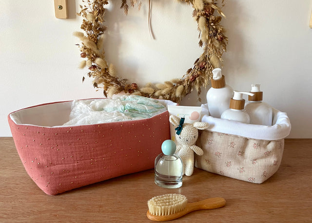 Panier en tissu terracotta pour commode à langer