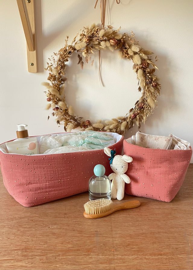 Panier en tissu terracotta pour commode à langer