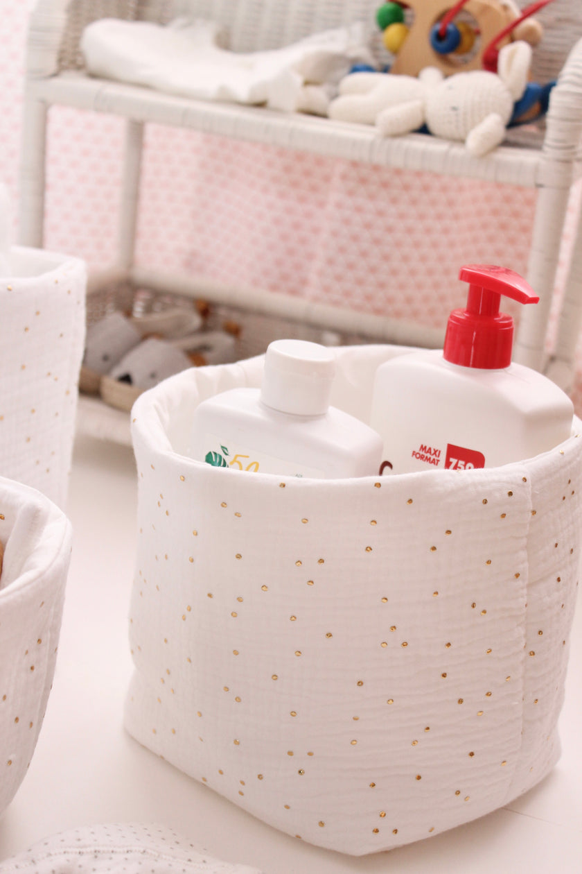 panier de rangement pour chambre enfant en gaze de coton blanc et pois dorés