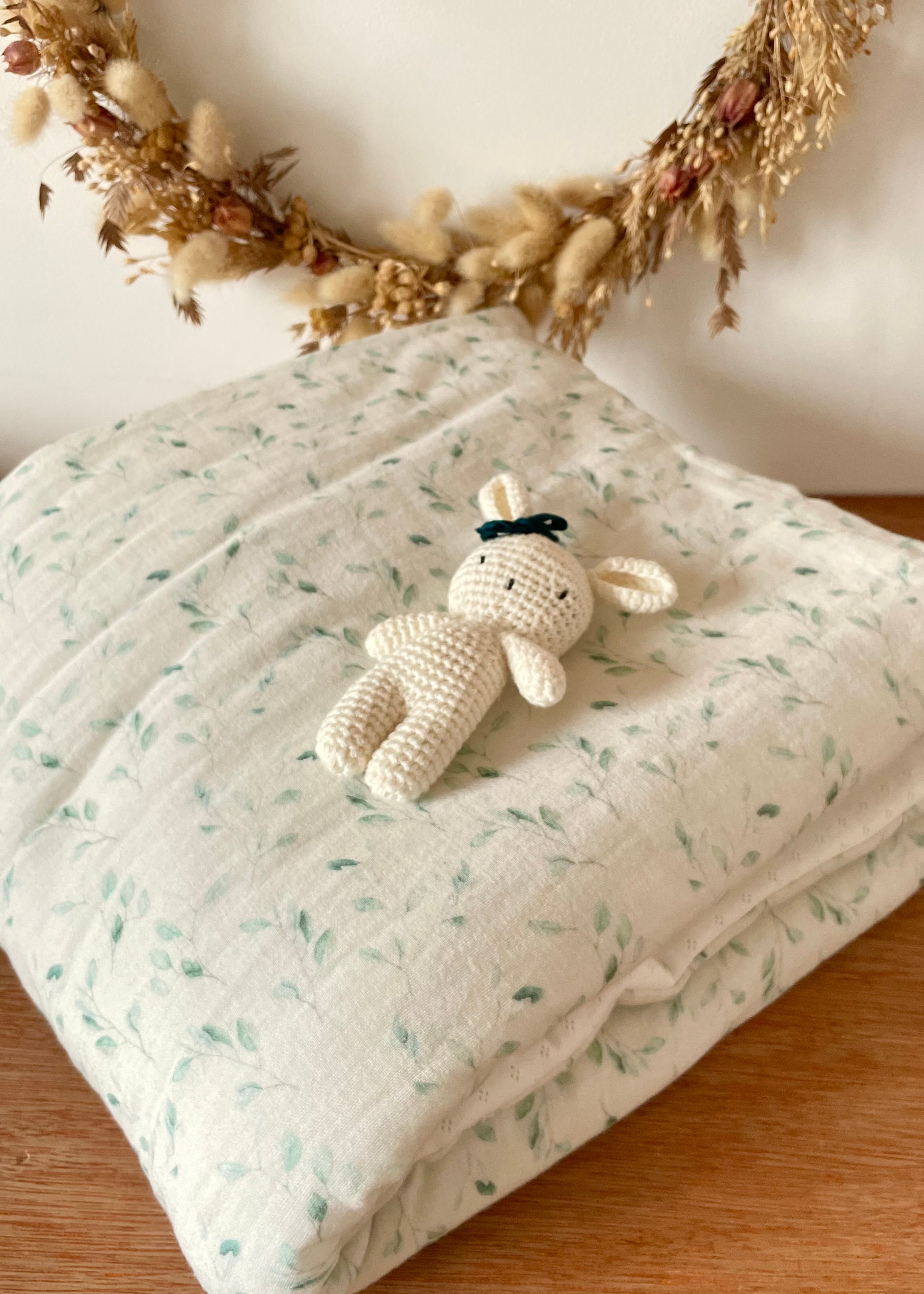 Couverture feuillage eucalyptus/ blanc cassé