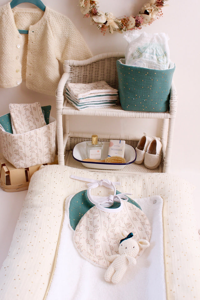 Housse de matelas à langer beige écrue, matelas sofalange, lilikim, chambre bébé garçon, chambre bébé mixte