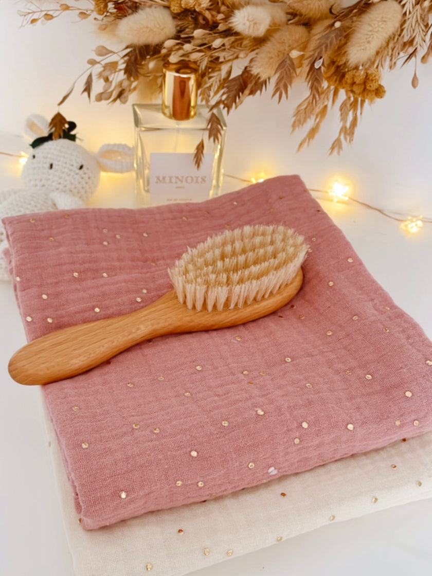 lange grand format en gaze de coton vieux rose pour bébé fille 