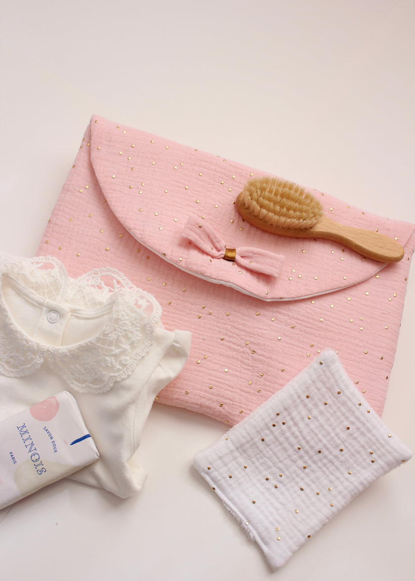 Pochette à couches rose doré