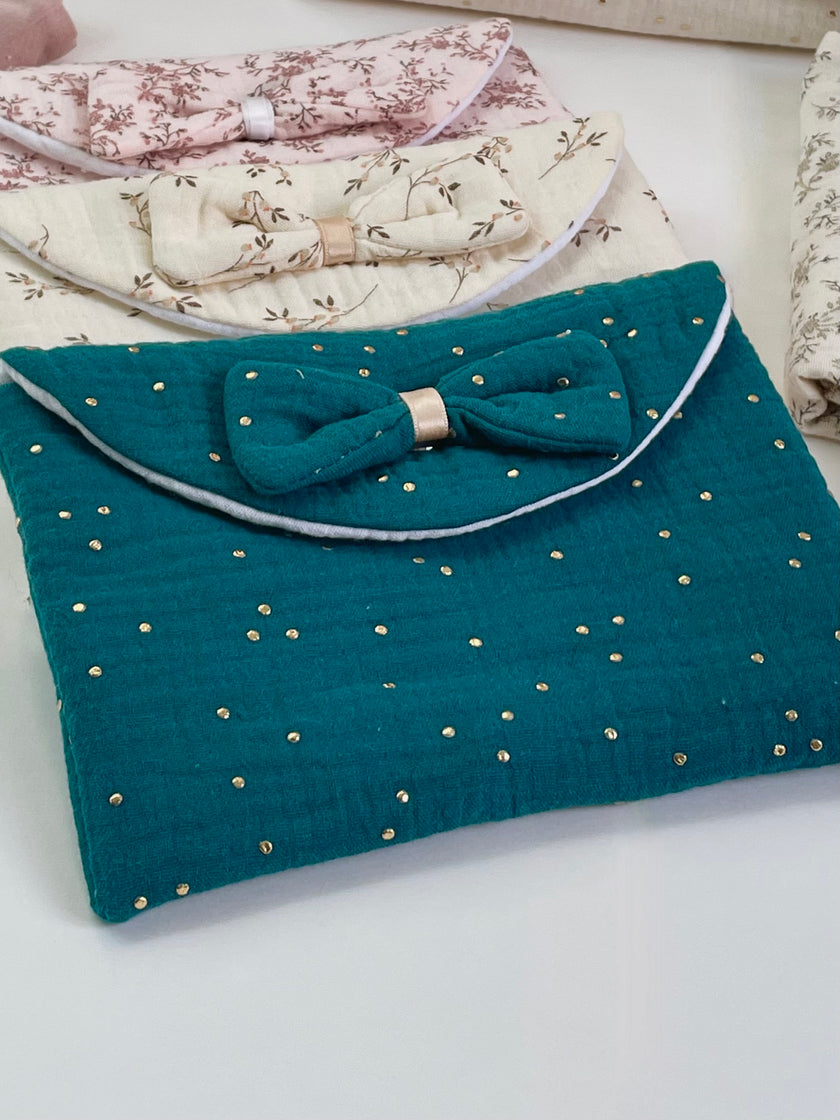 Bleu paon pois dorés