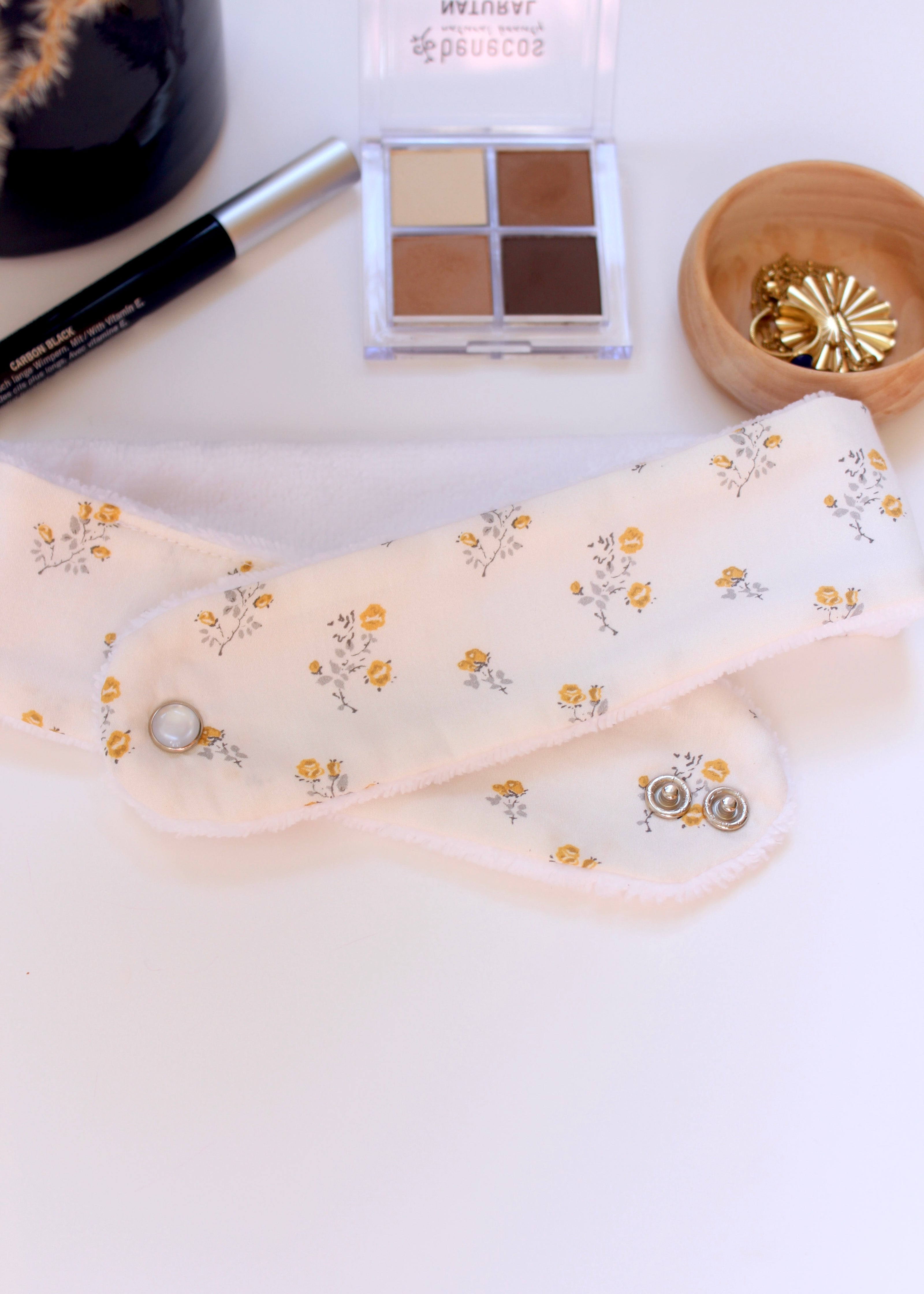 Bandeau de maquillage fleuri