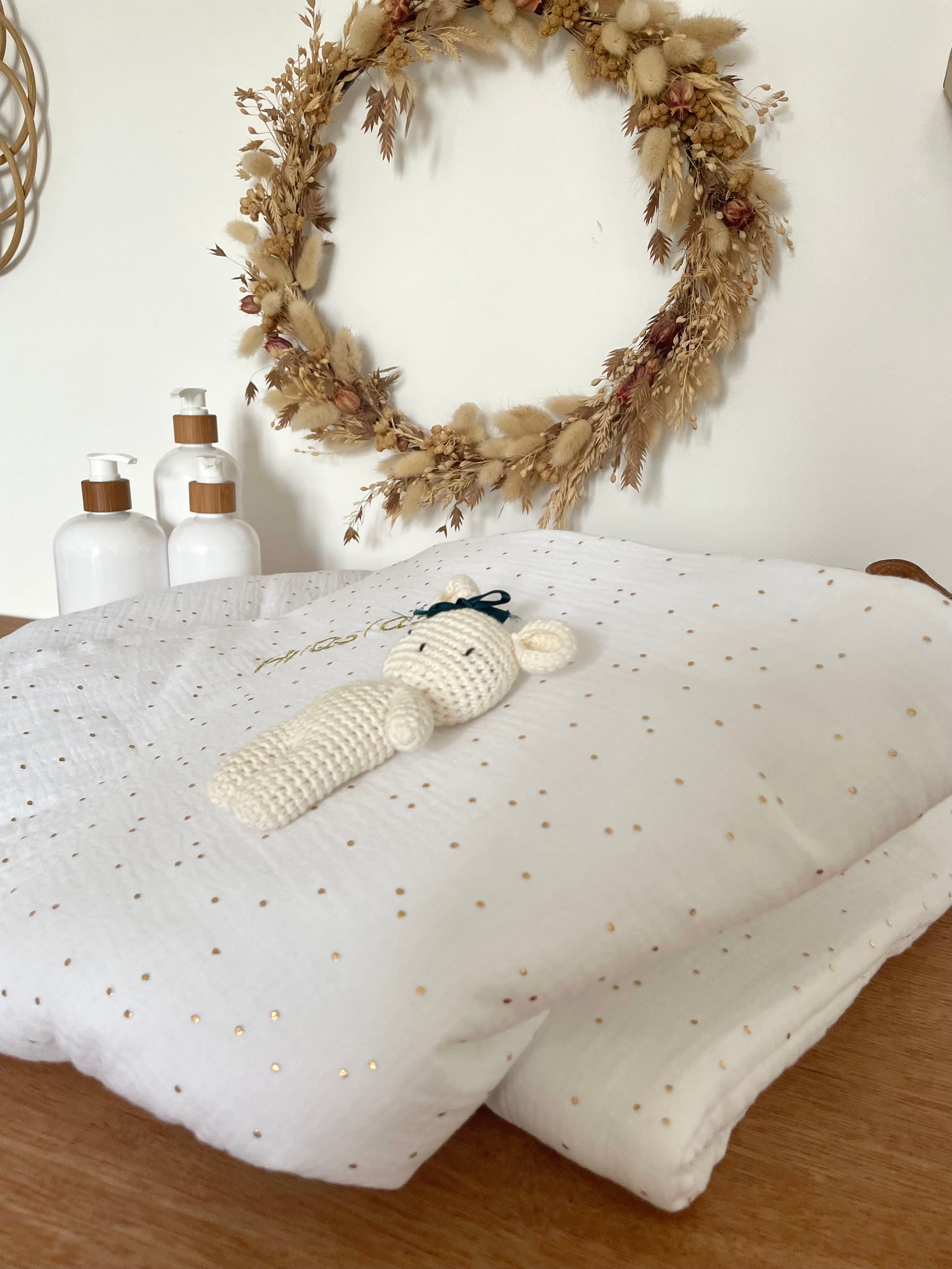 Couverture blanc doré