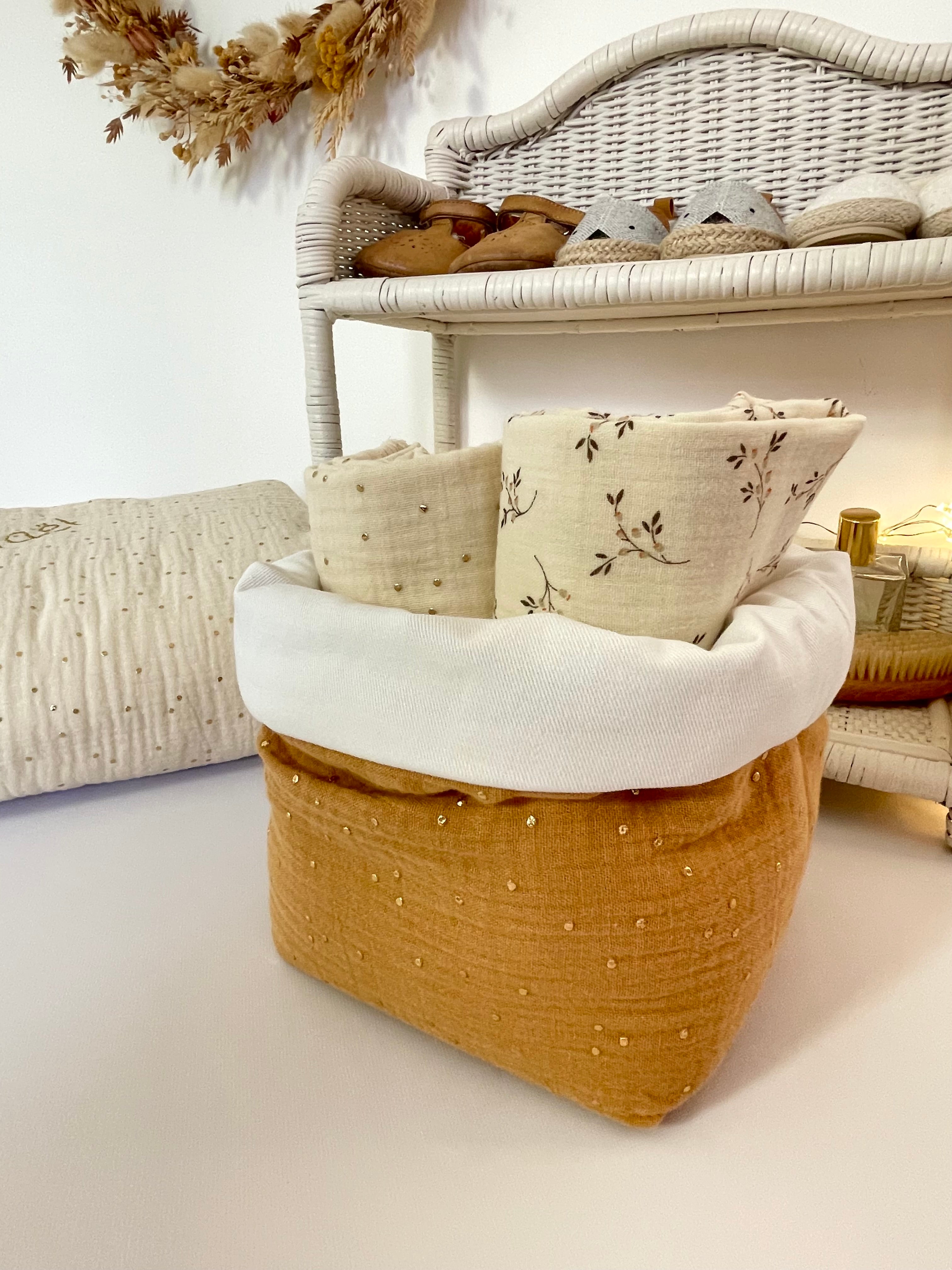 Panier de rangement camel doré