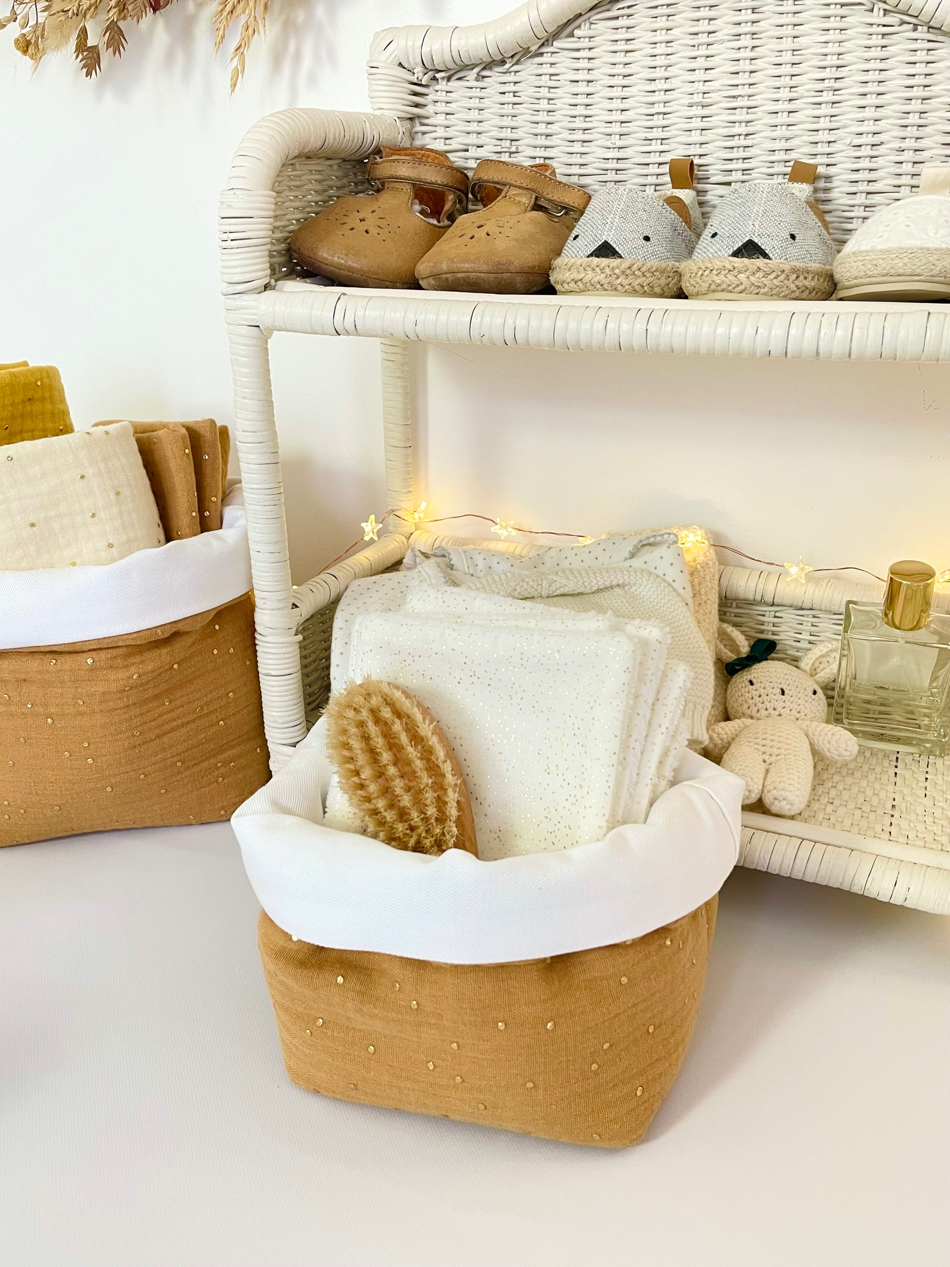 Panier de rangement camel doré