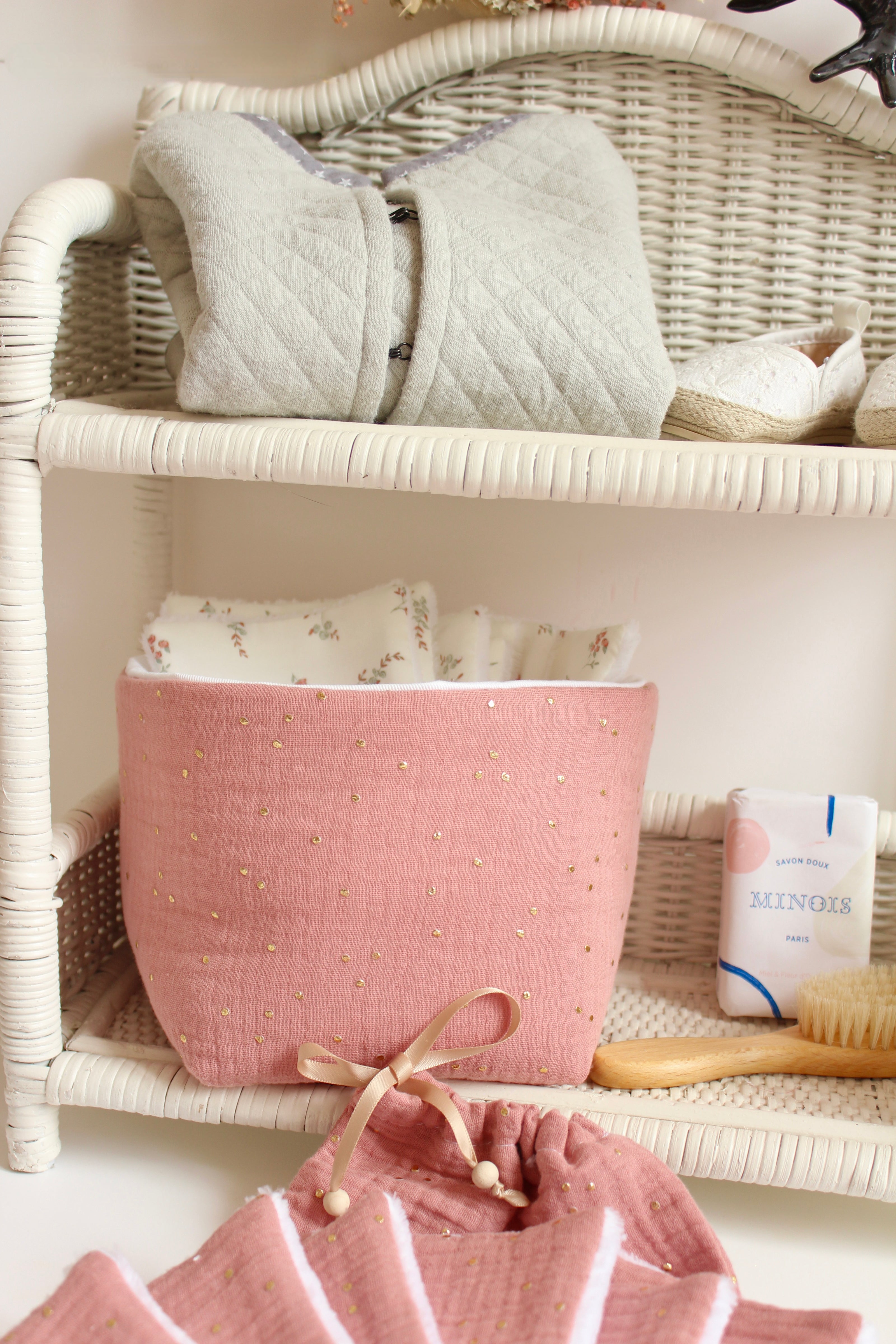 Panier de rangement rose thé doré