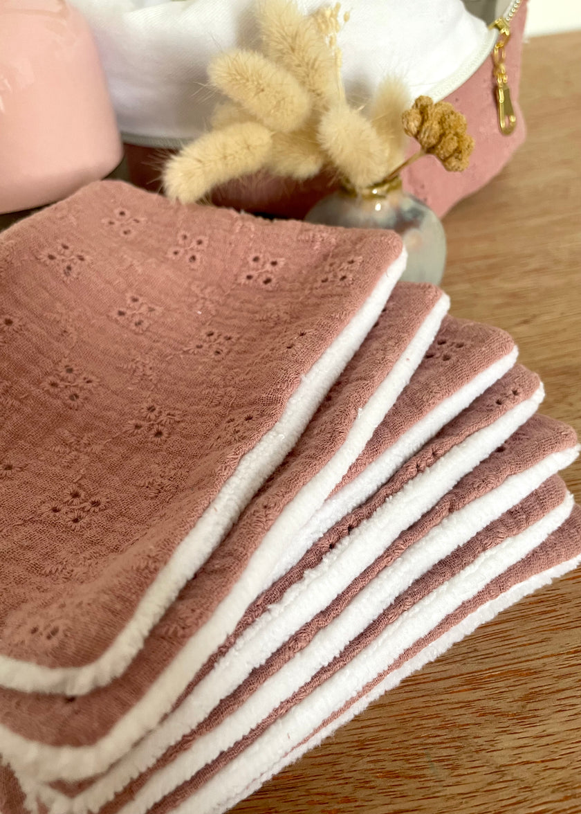 Lingettes femme démaquillantes brodées