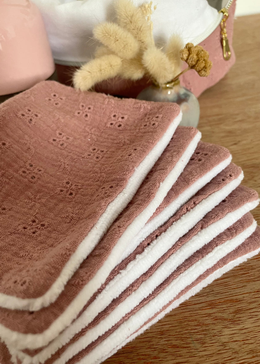 Lingettes femme démaquillantes brodées