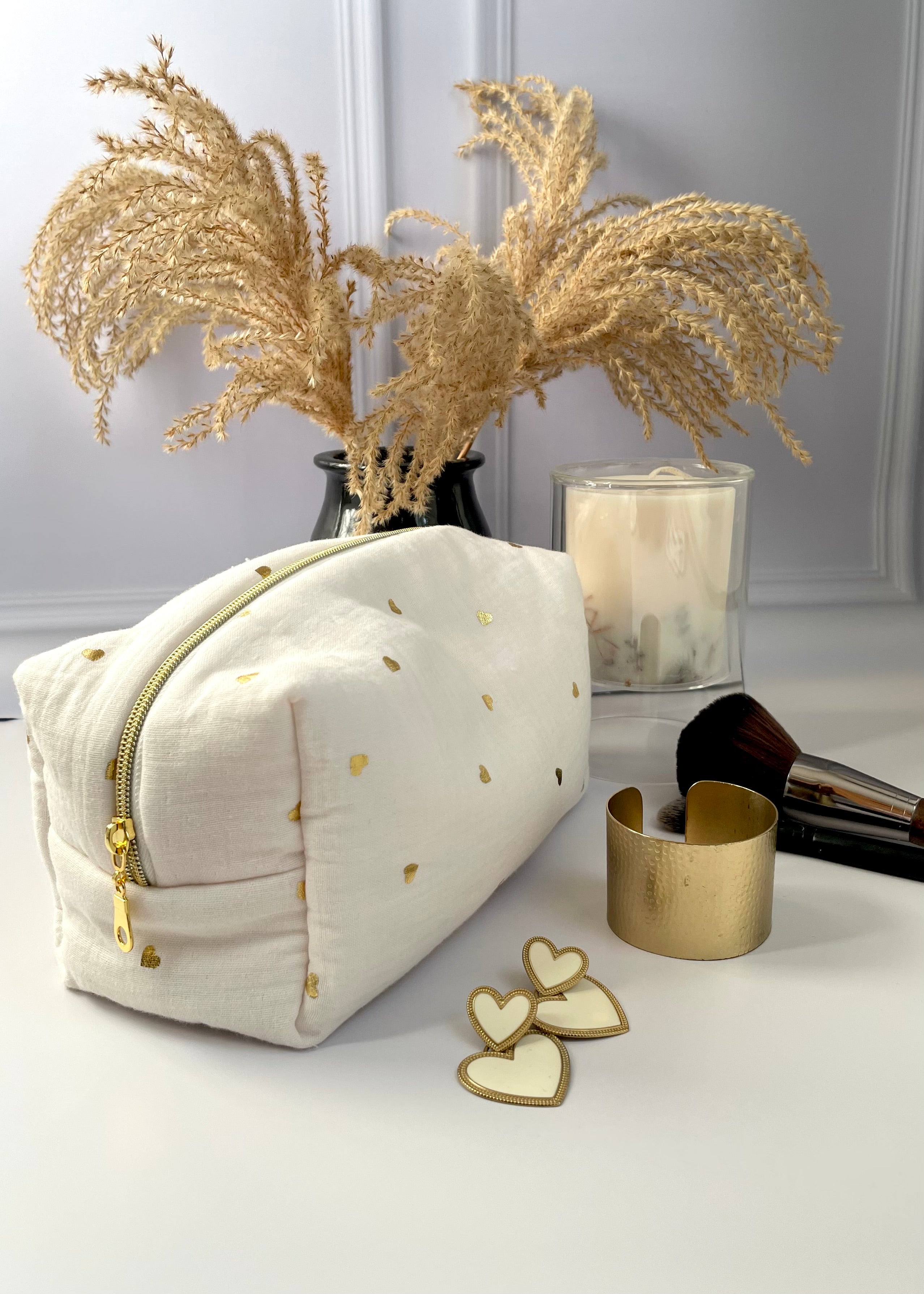 Trousse de toilette femme coeurs or