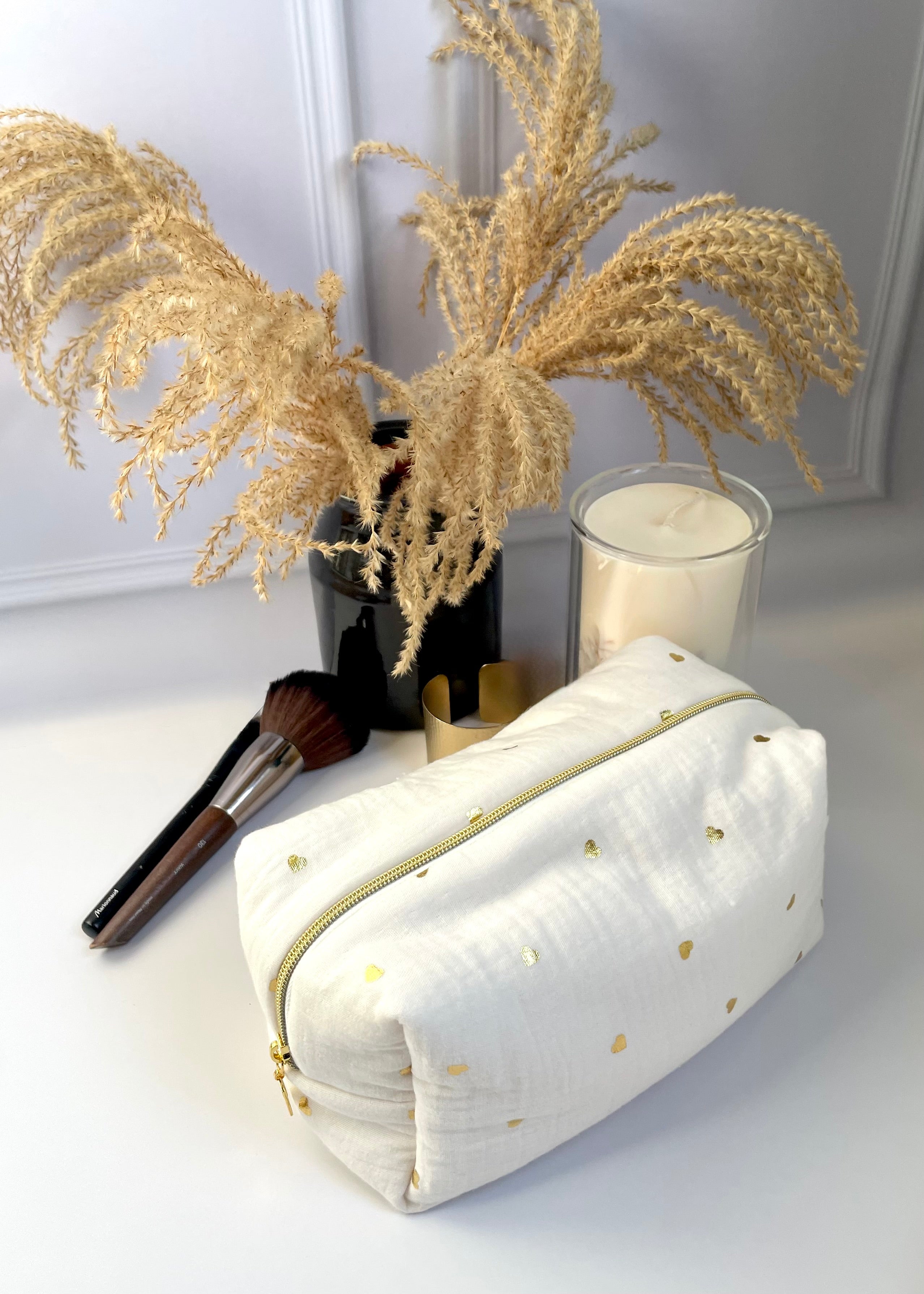 Trousse de toilette femme coeurs or