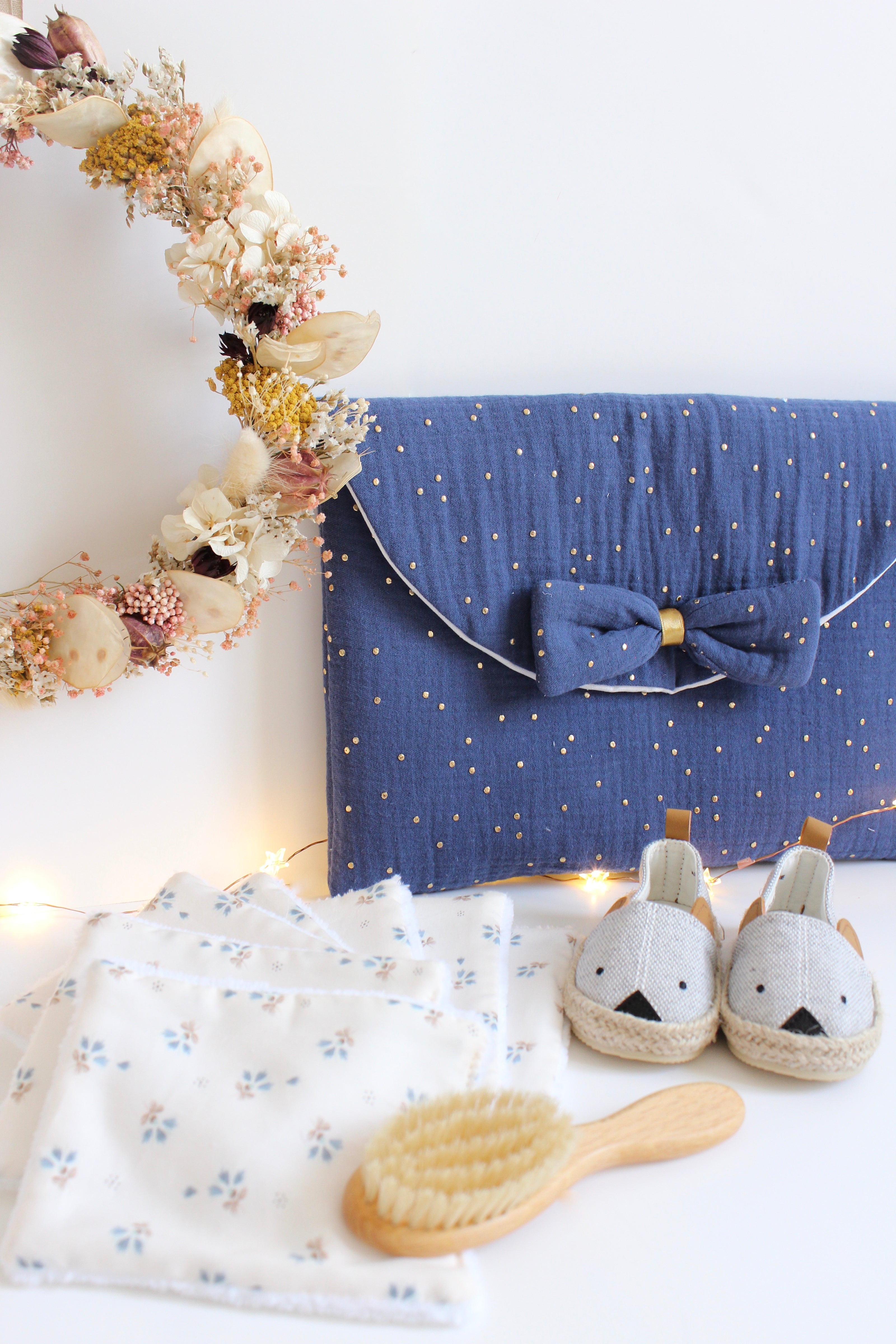Indigo pois dorés