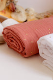 lange en gaze de coton terracotta pour bébé fille confortable 