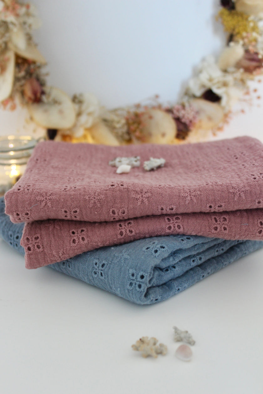 lange grand format en gaze de coton broderie anglaise