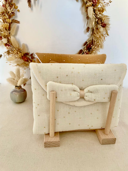 Pochette à couches écru doré
