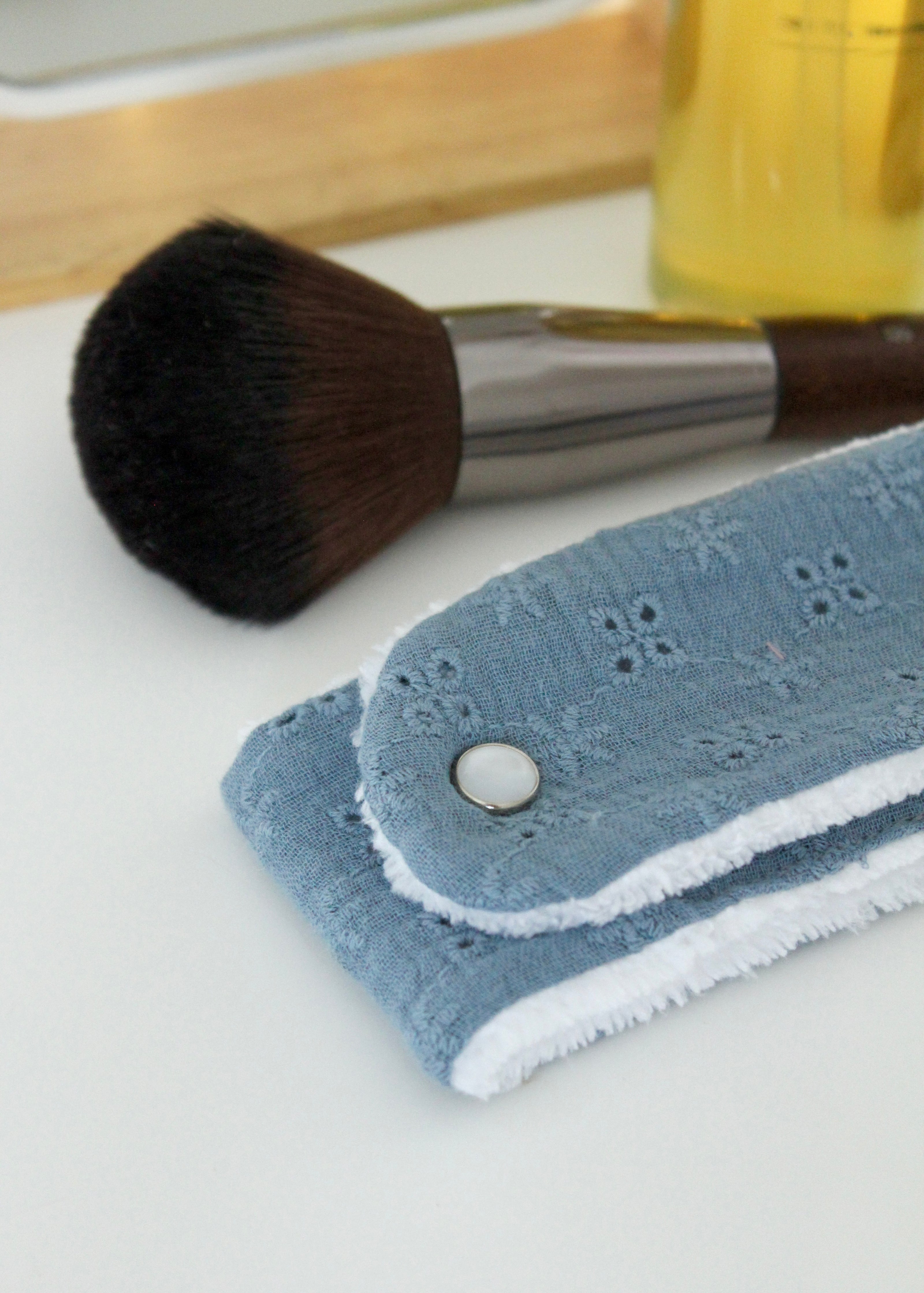 Bandeau de maquillage bleu