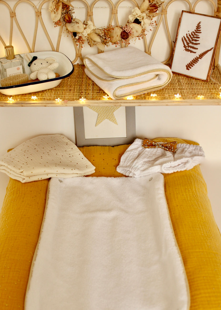 Housse de matelas à langer moutarde doré