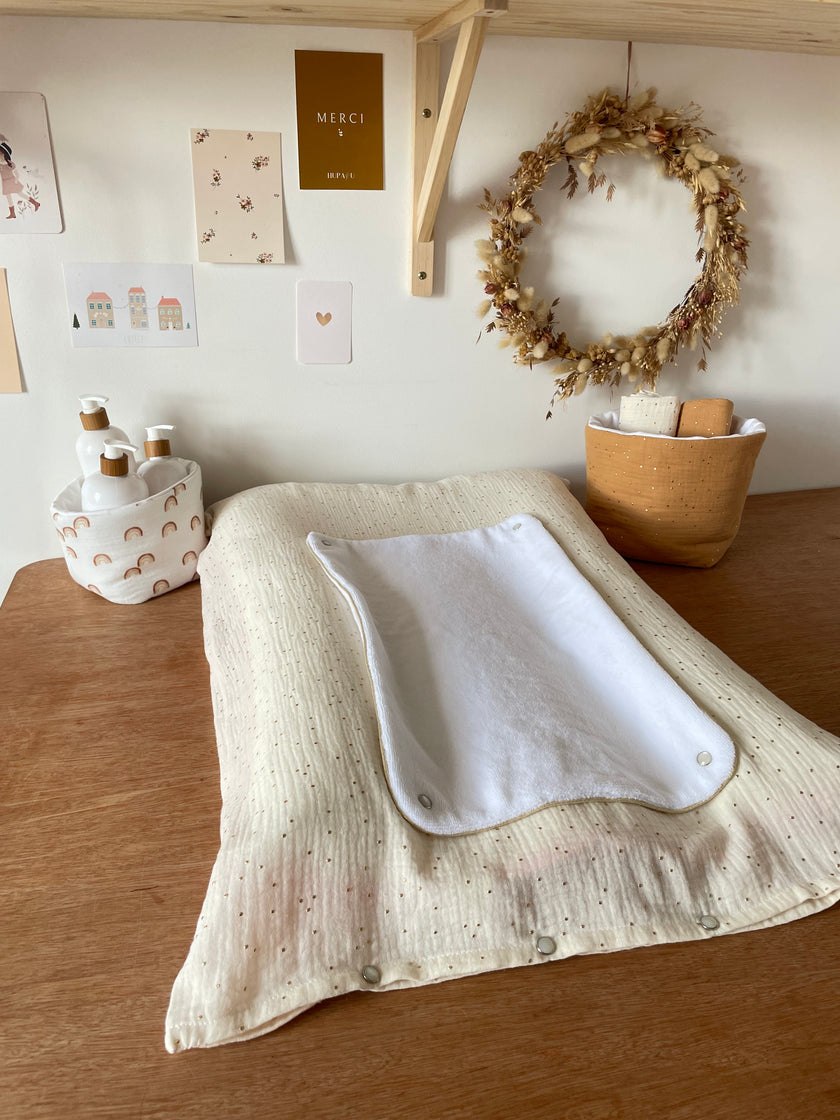 Housse de matelas à langer + 1 serviette