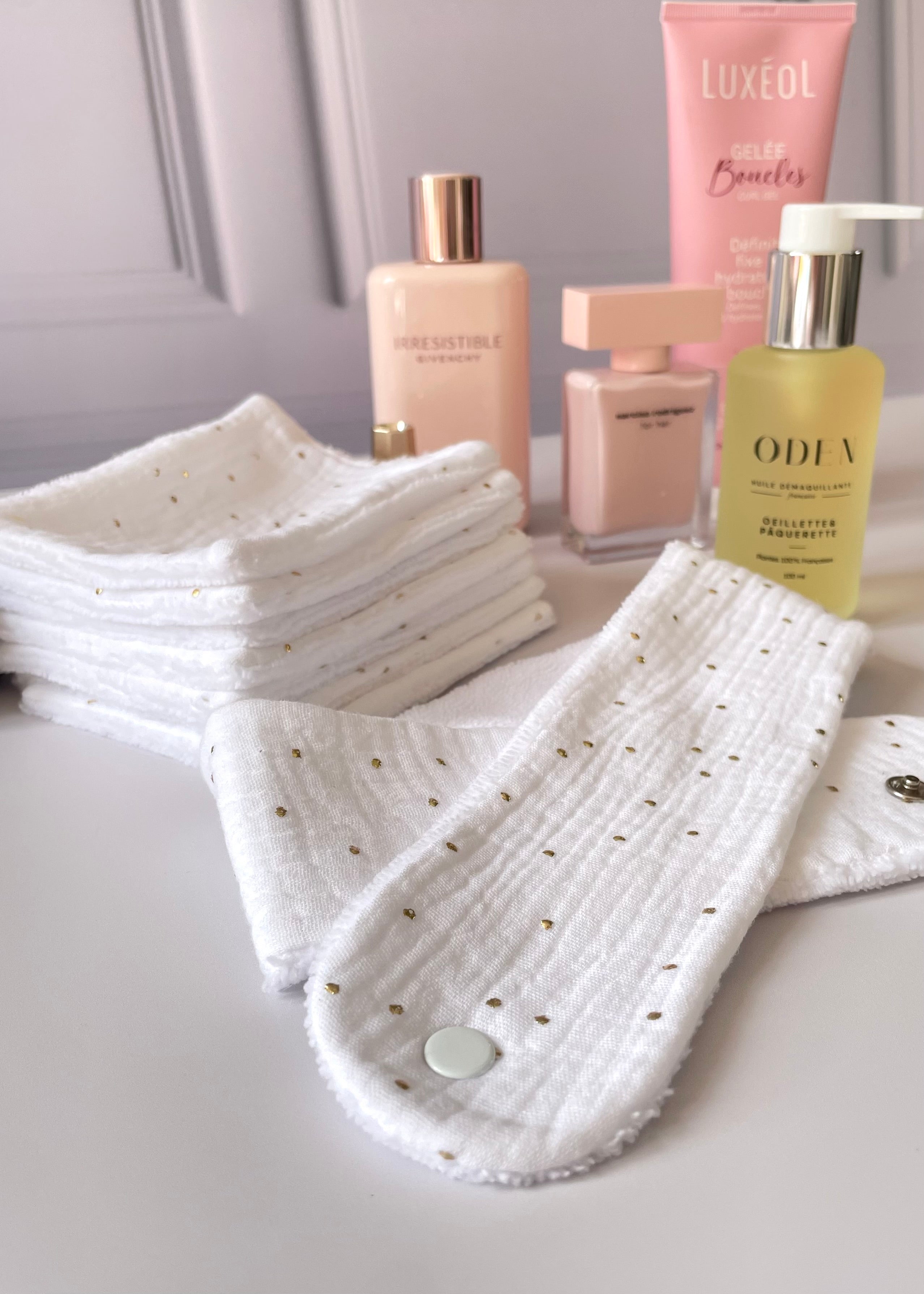 Bandeau de soin beauté blanc doré