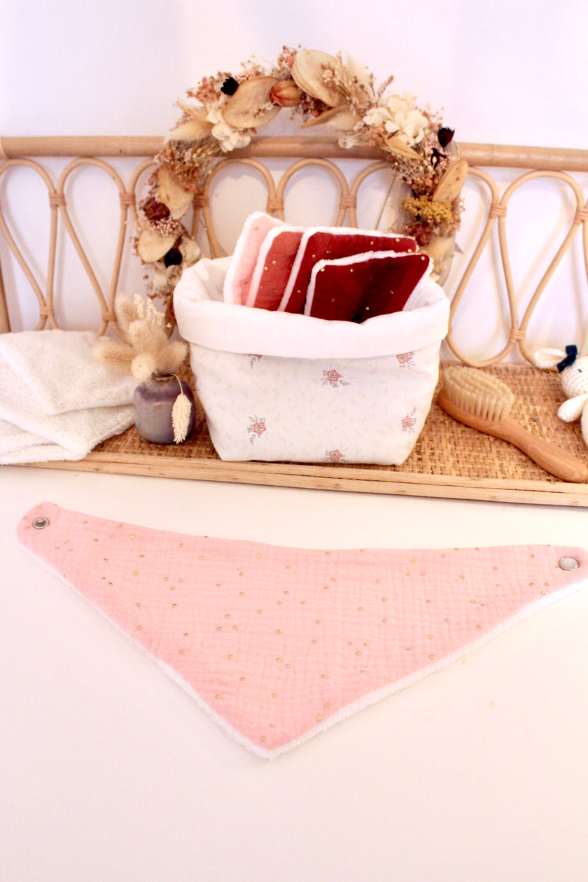 Bavoir bandana rose pois dorés