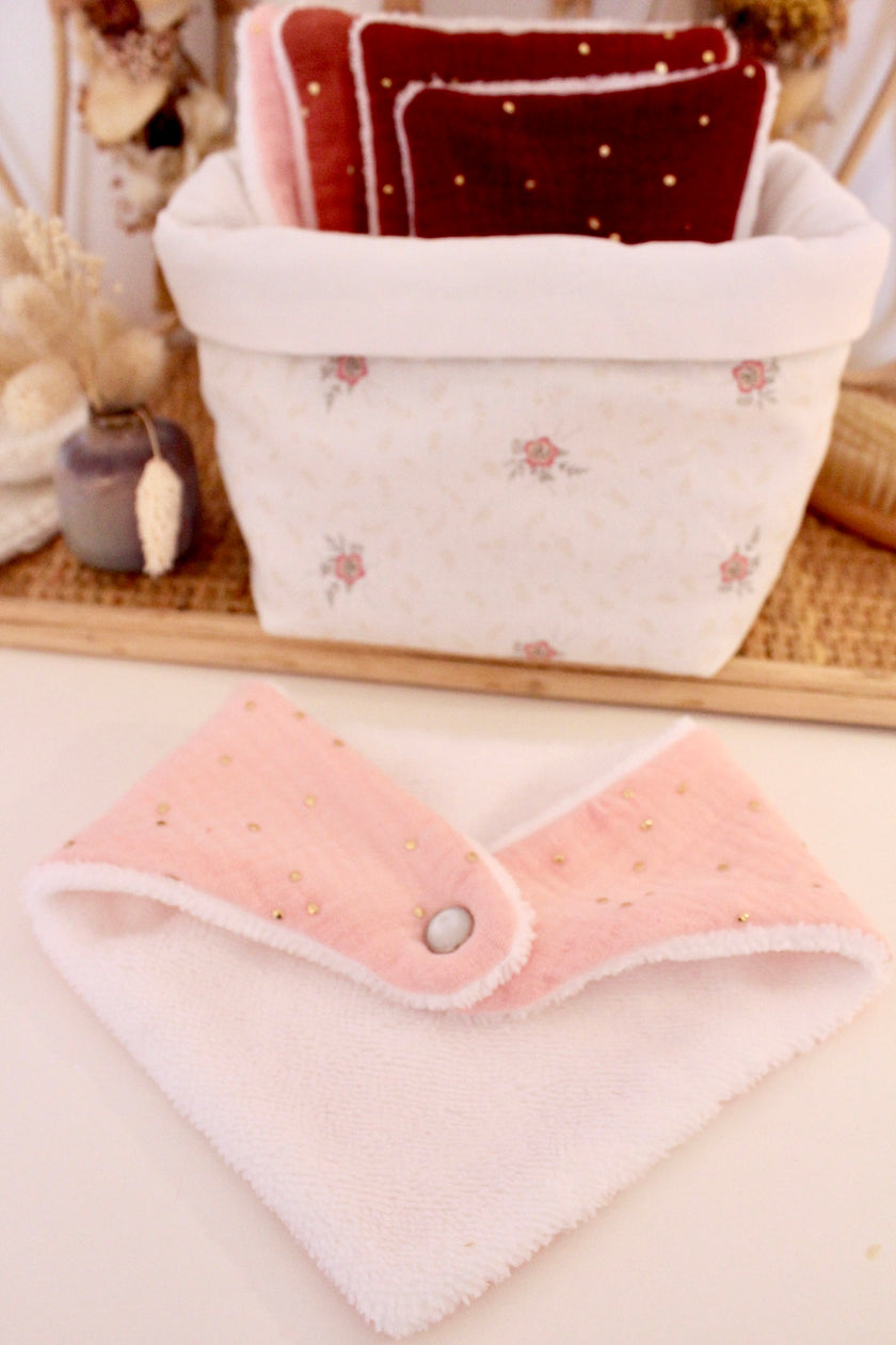 Bavoir bandana rose pois dorés