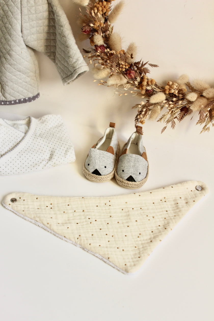 Bavoir bandana écru pois dorés