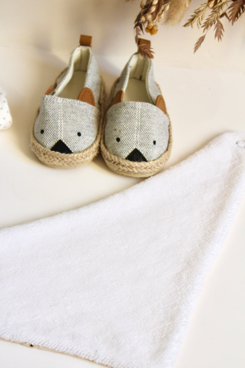 Bavoir bandana écru pois dorés