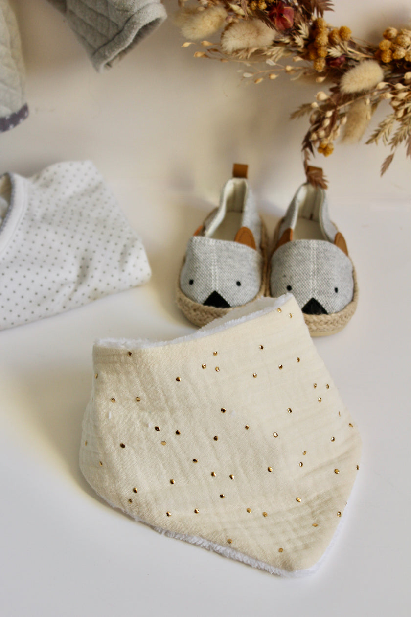 Bavoir bandana écru pois dorés