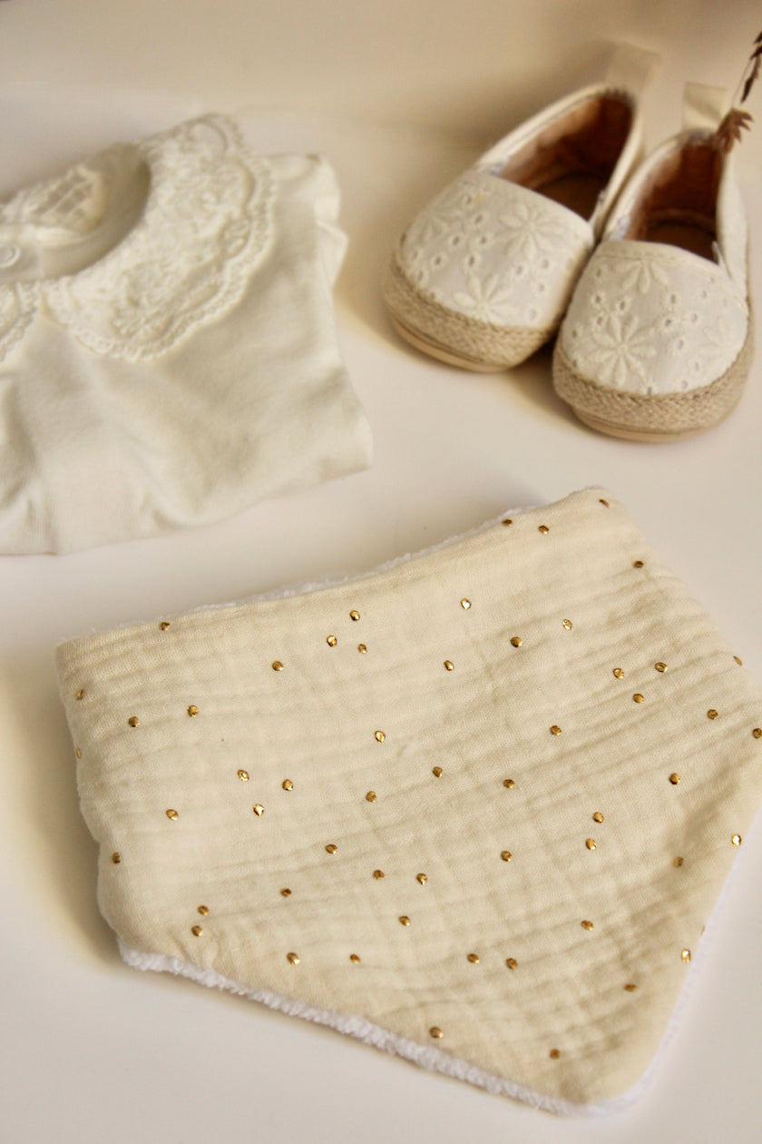 Bavoir bandana écru pois dorés