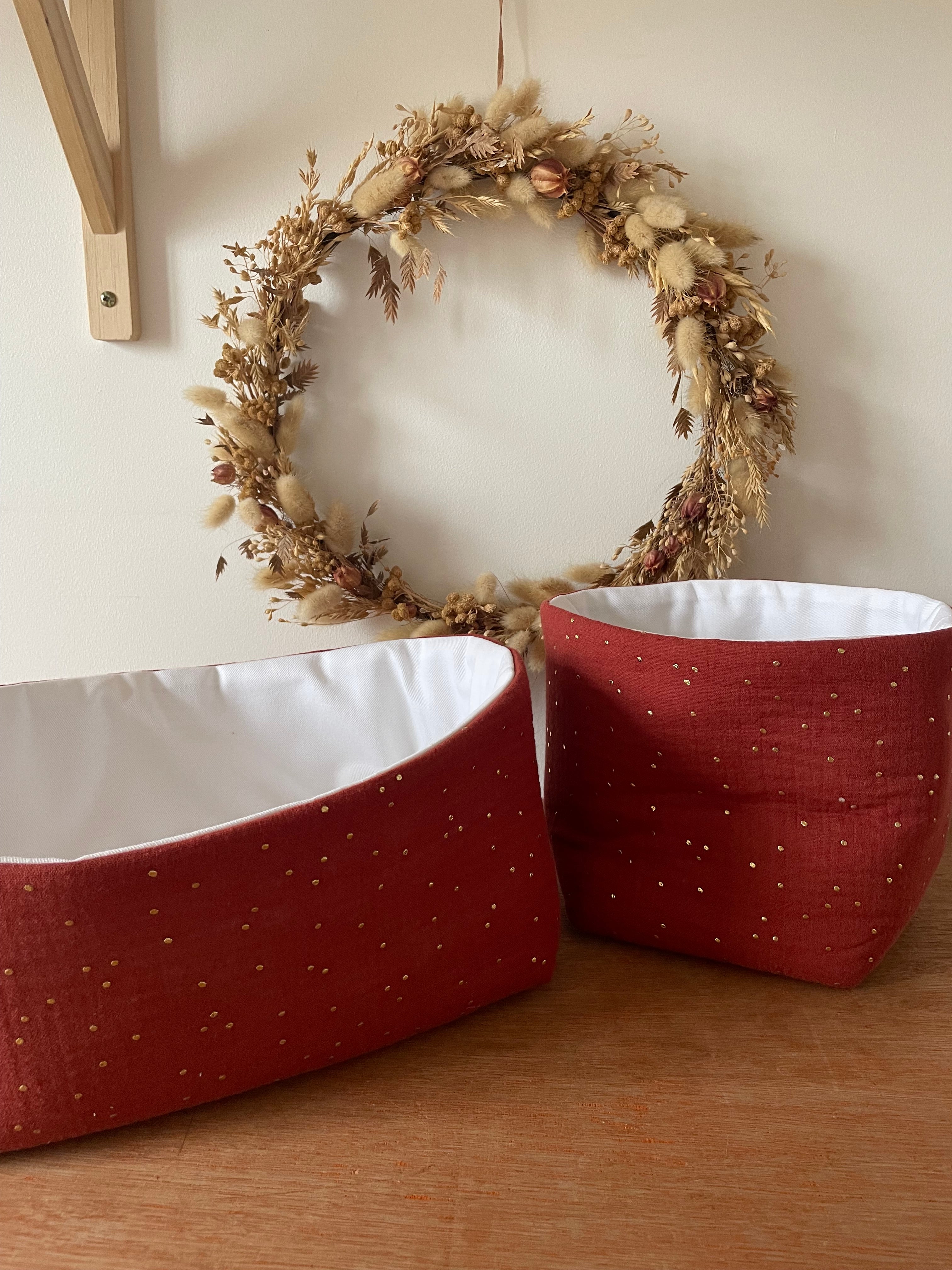 Panier de rangement tomette doré