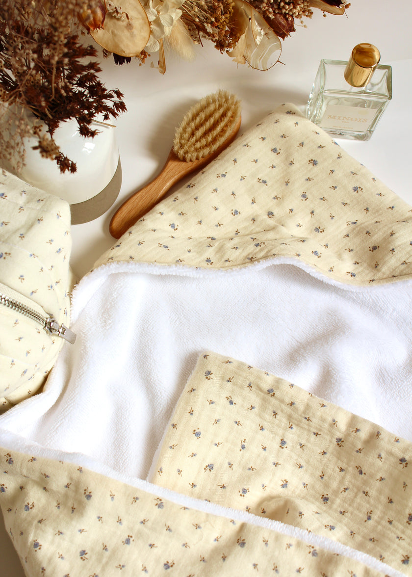 Cape de bain bébé fleurie bleu - Louis