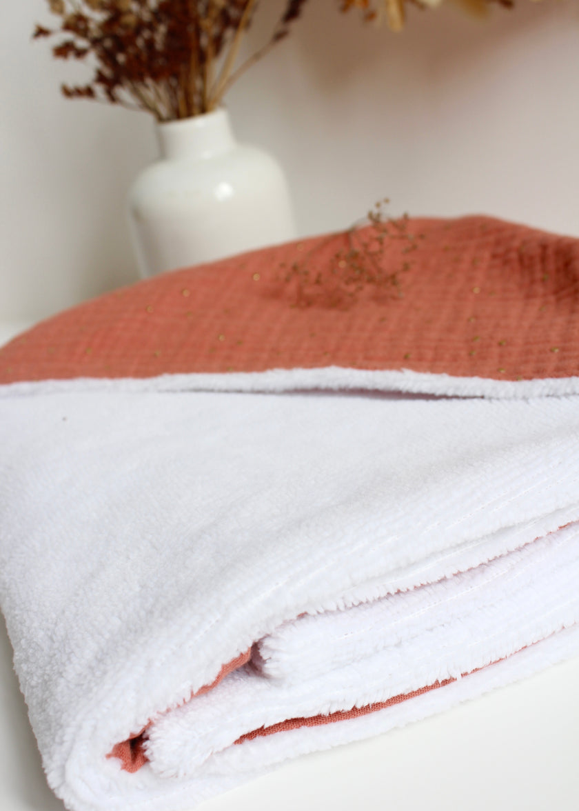 Cape de bain bébé terracotta pois dorés