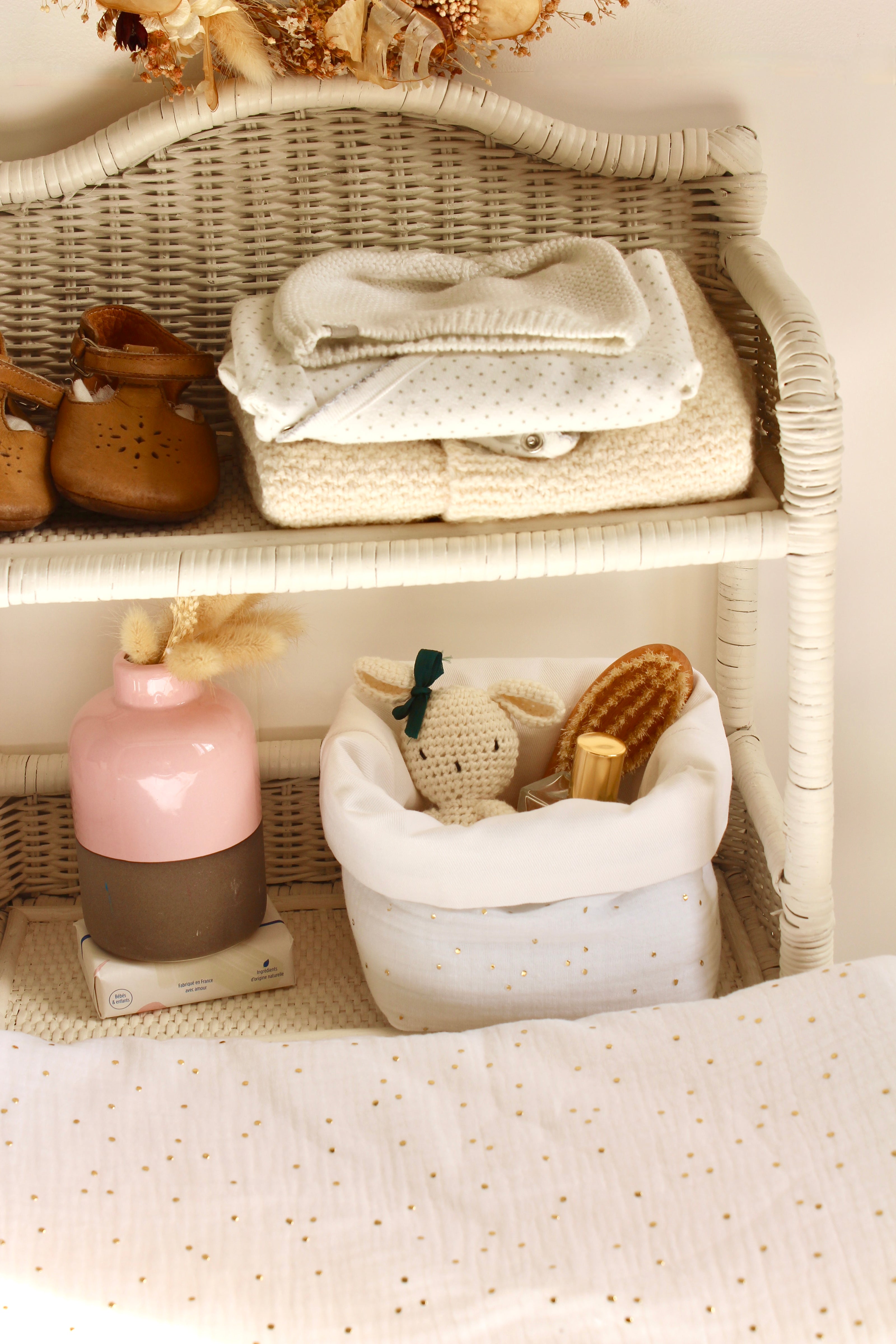 Panier de rangement blanc doré