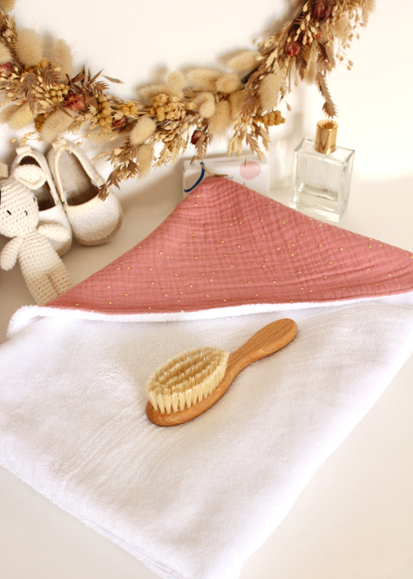 Serviette bébé à capuche rose thé pois dorés