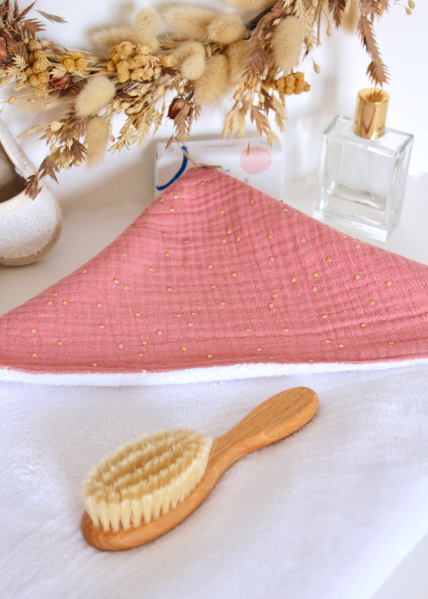 Serviette bébé à capuche rose thé pois dorés