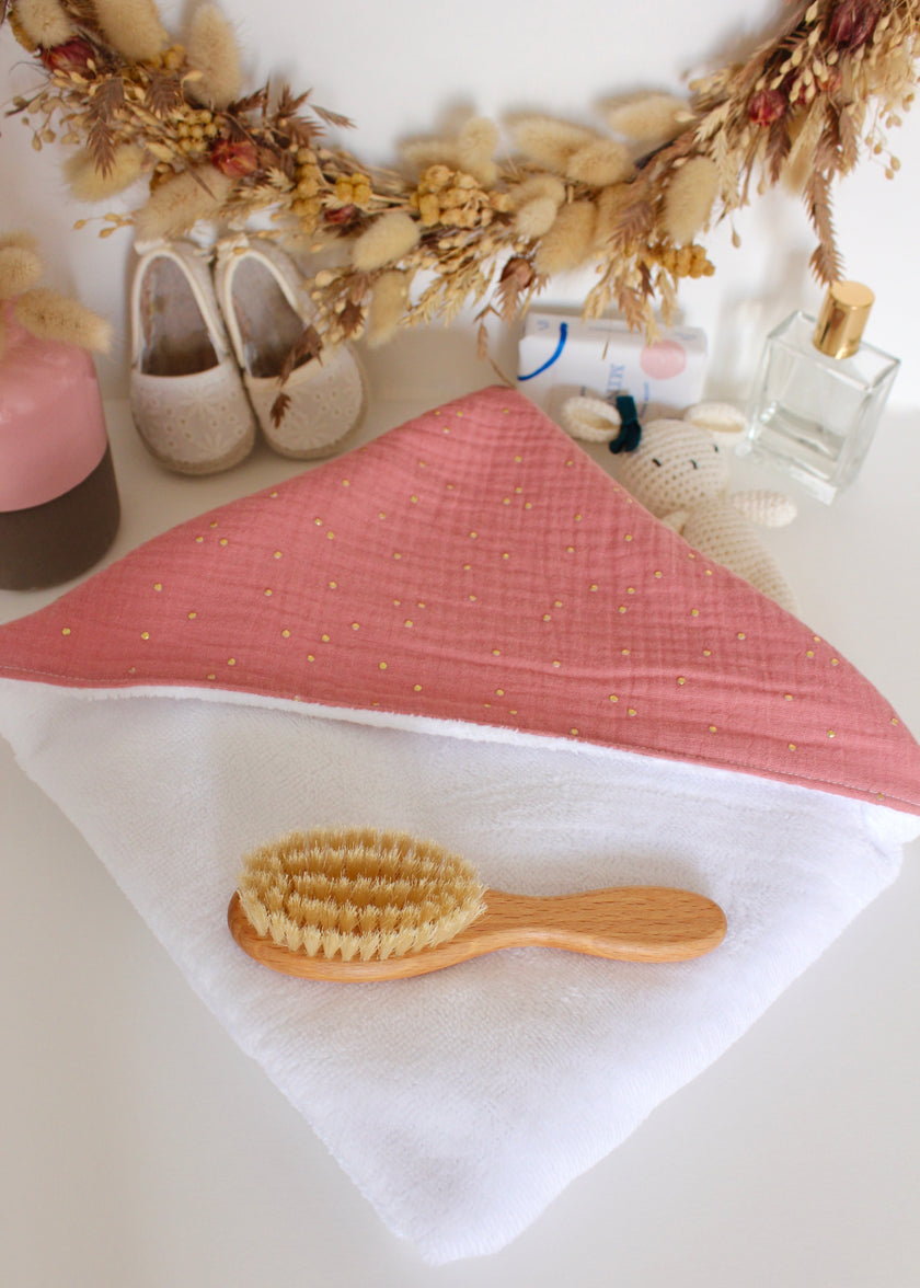 Serviette bébé à capuche rose thé pois dorés