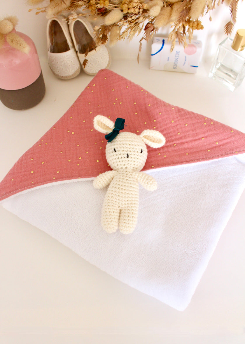 Serviette bébé à capuche rose thé pois dorés