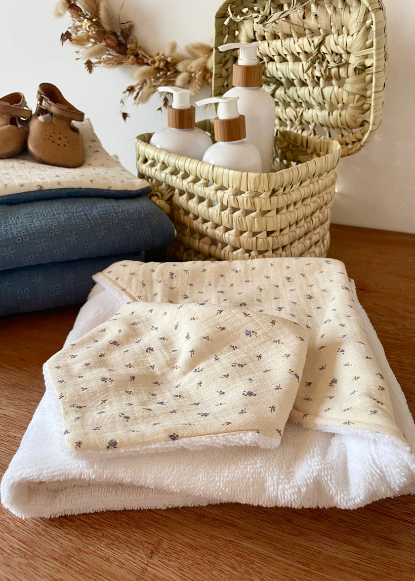 Cape de bain bébé fleurie bleu - Louis