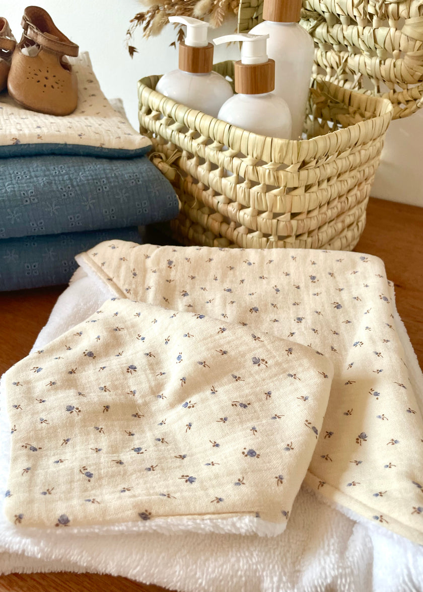 Cape de bain bébé fleurie bleu - Louis