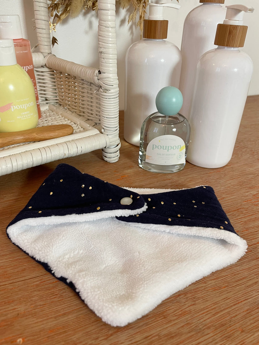 Bavoir bandana bleu nuit pois dorés