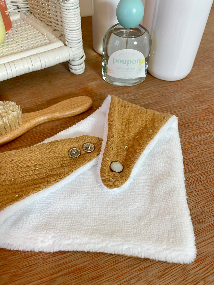 Bavoir bandana camel pois doré