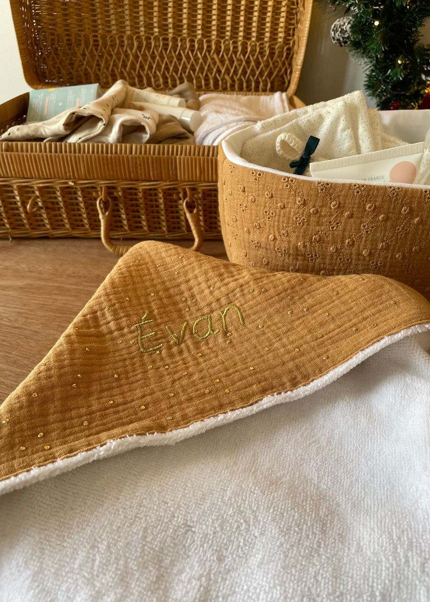 Serviette à capuche bébé camel pois dorés