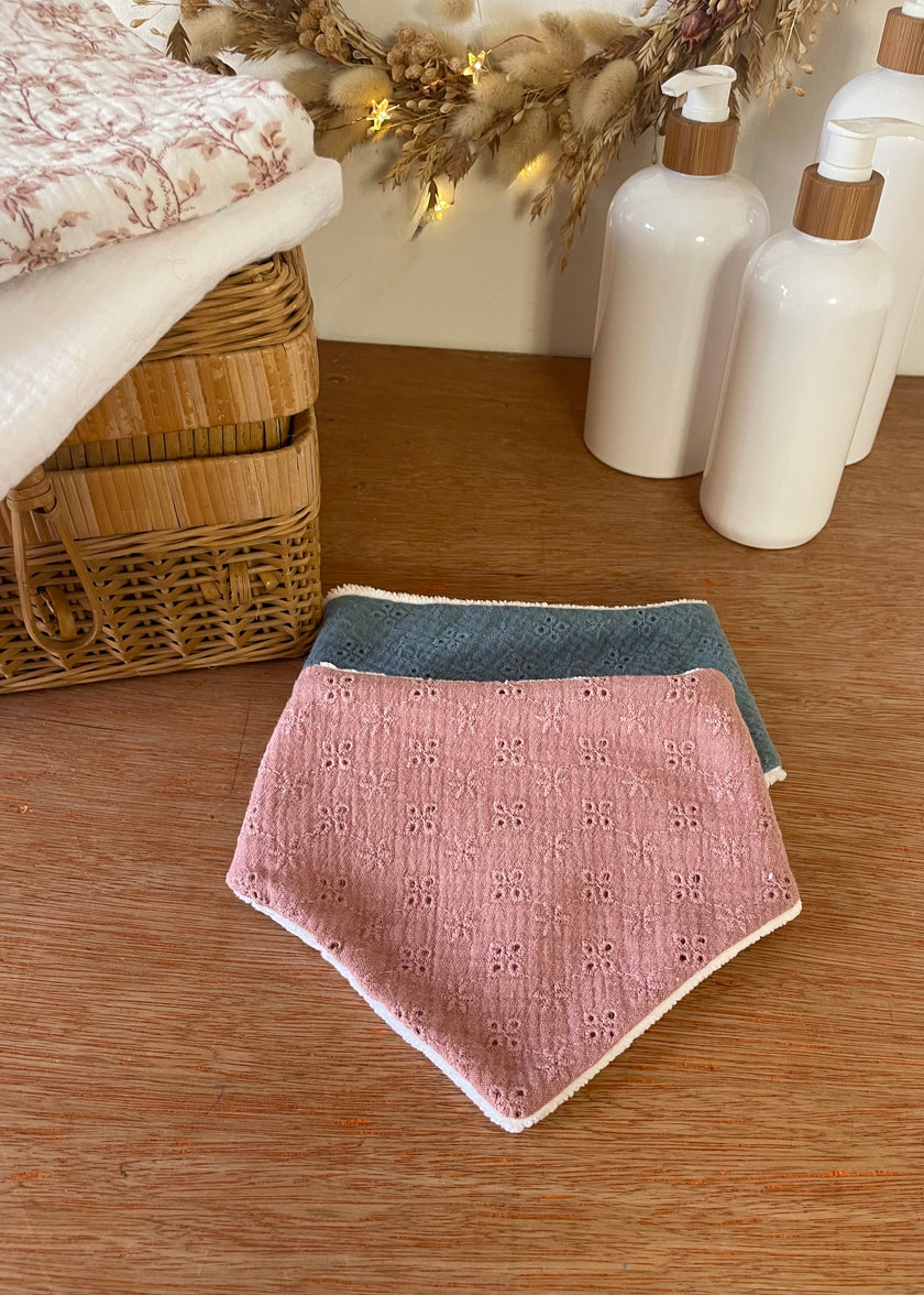 Bavoir bandana Adèle rose