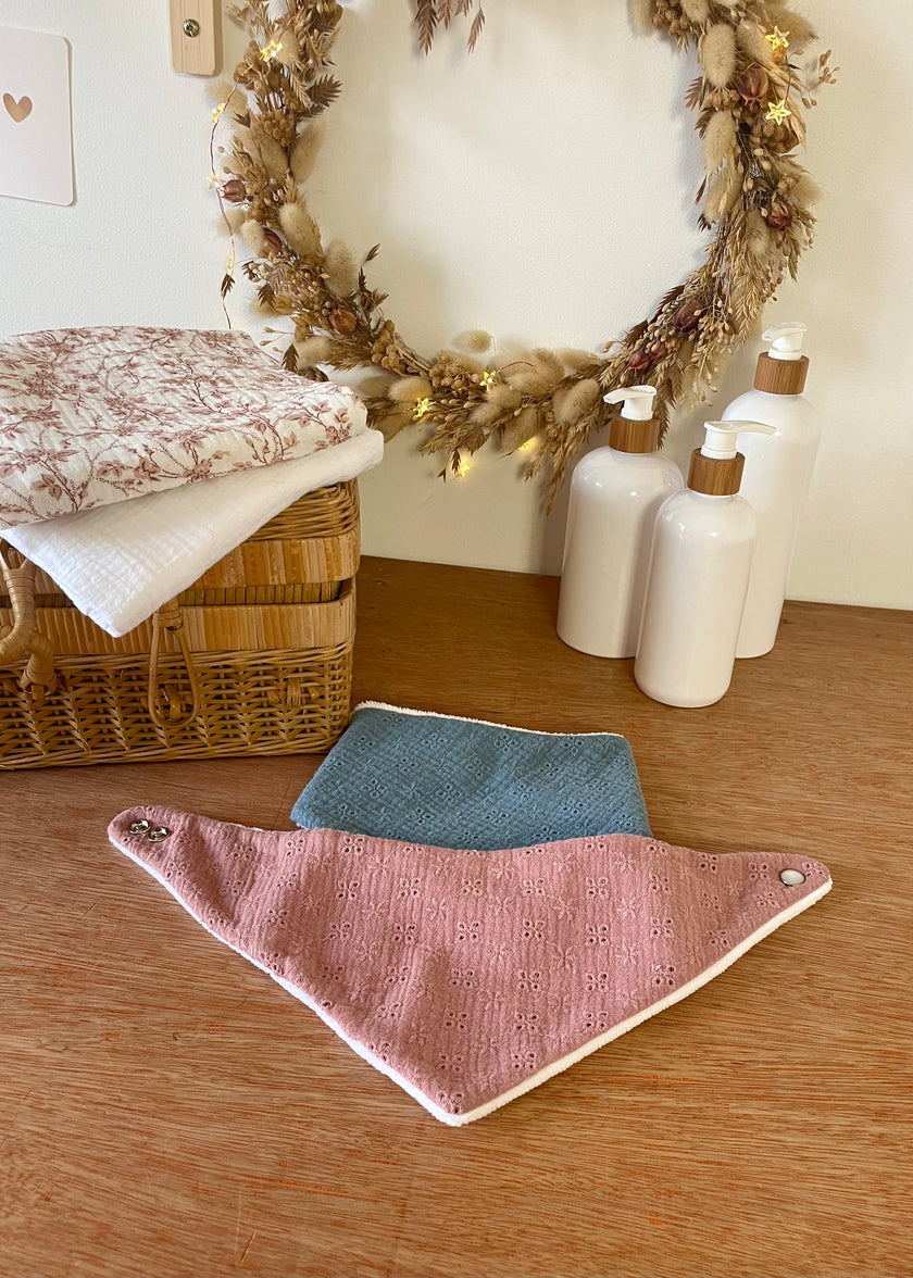 Bavoir bandana Adèle rose